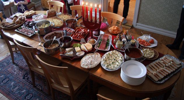 1280px-Privat_julbord